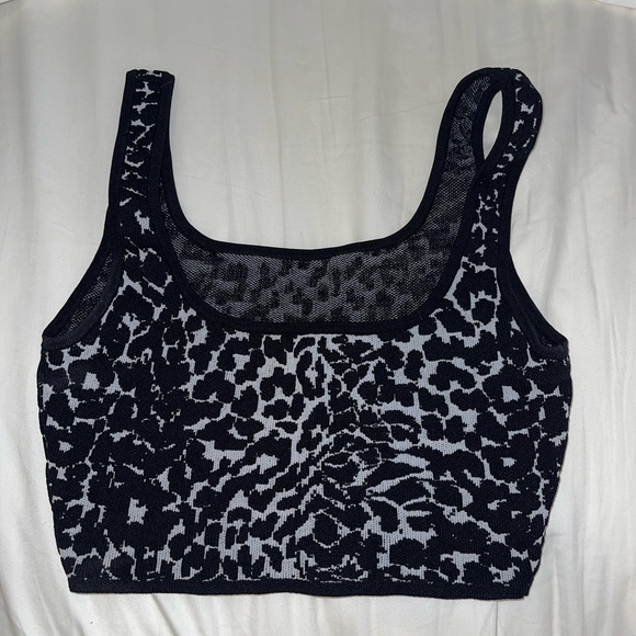 Babaton Cropped Ribbed Animal Print Top - Picture 2 of 4